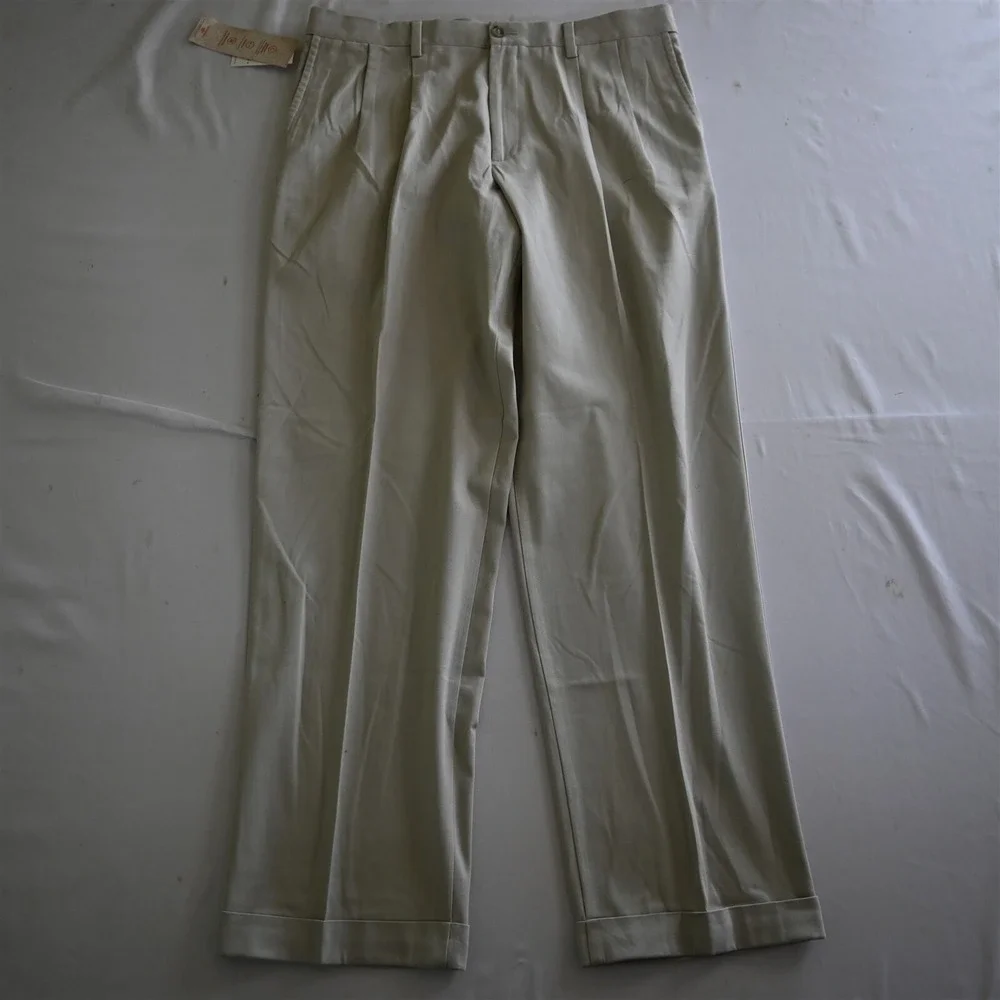 NEW DOCKERS 36x34 Relaxed Fit Easy Comfort 57943 Pleated Cuffed Mens Chino Pants